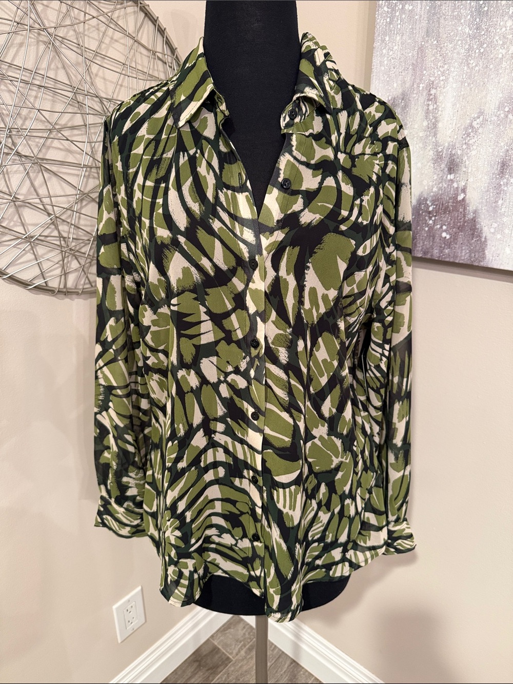 Abstract Green Foliage Button-Up Blouse Size Large